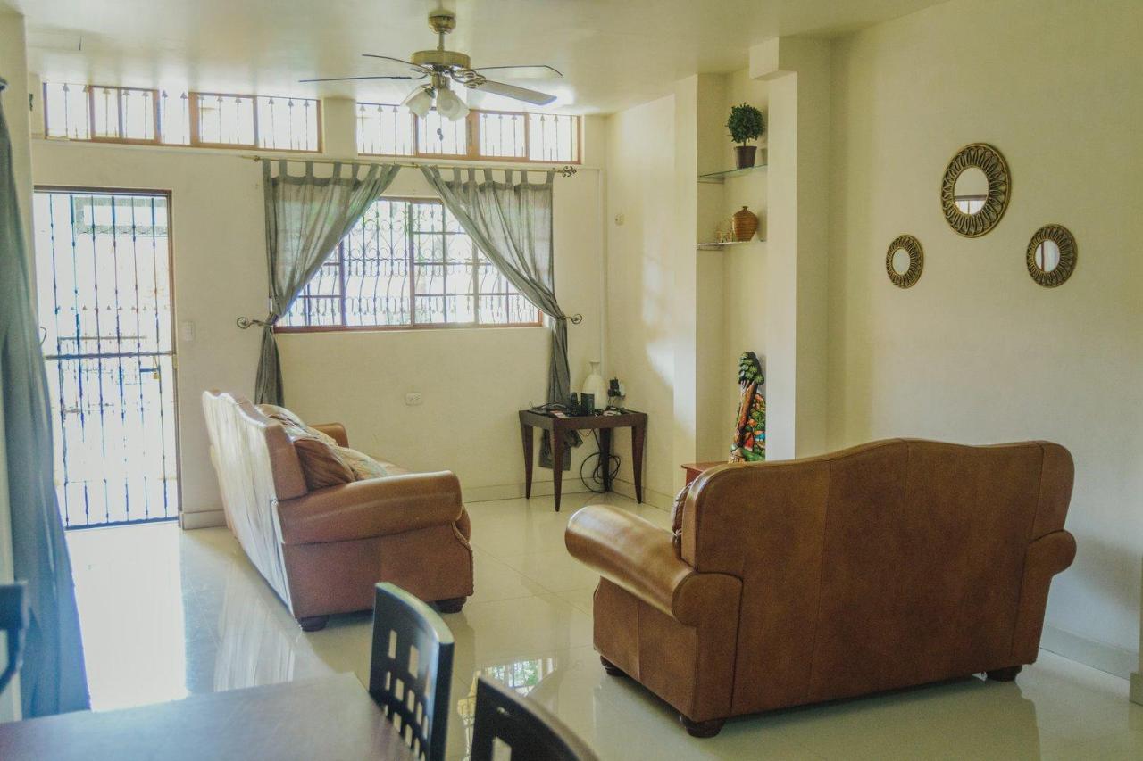 Hotel Casa Blanca Leon Ngoại thất bức ảnh